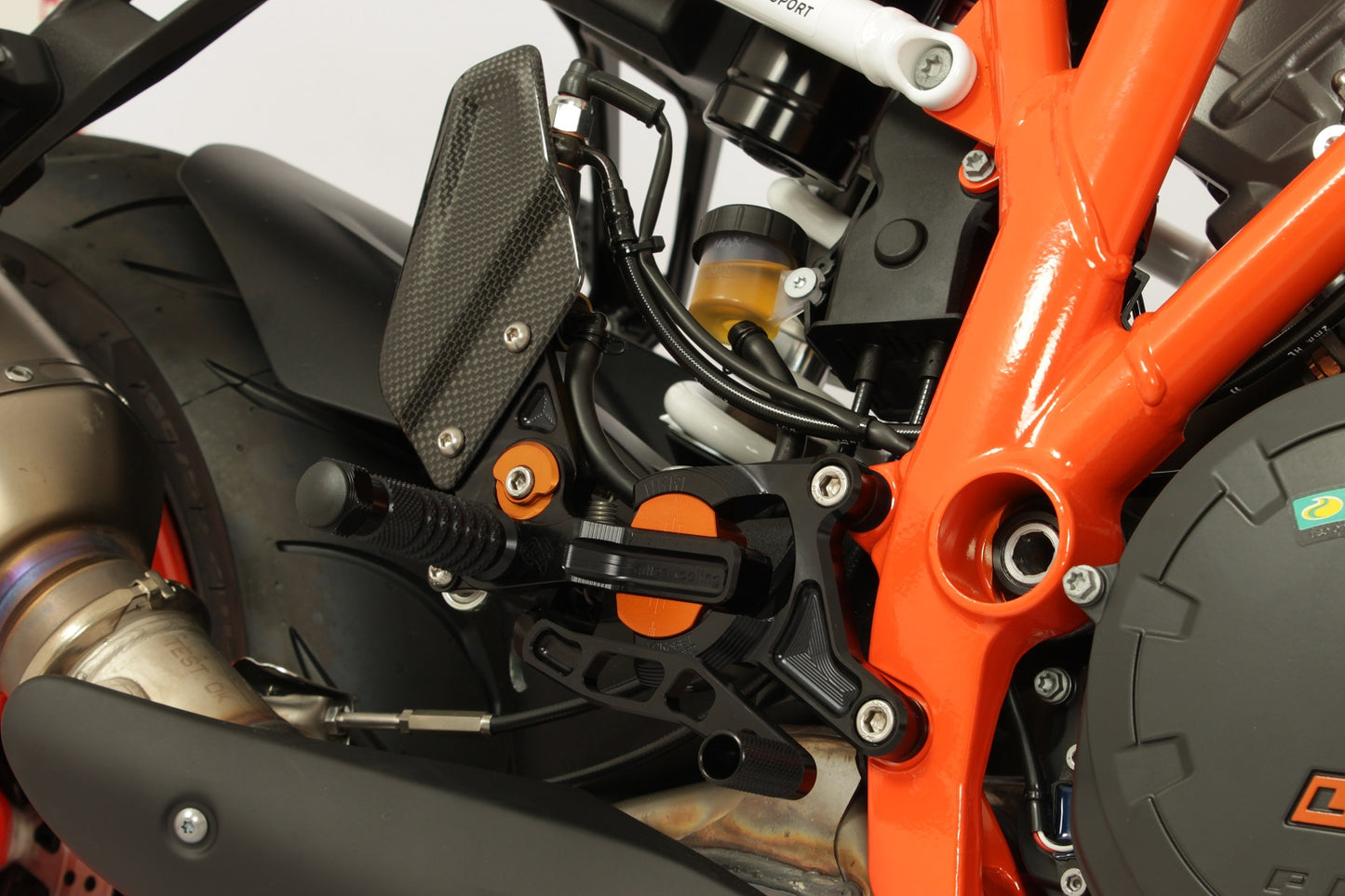 Gilles Fußrastenanlage VCR38GT | verstellbar | ABE | passend für KTM 1290 Super Duke / R / GT - Modelle